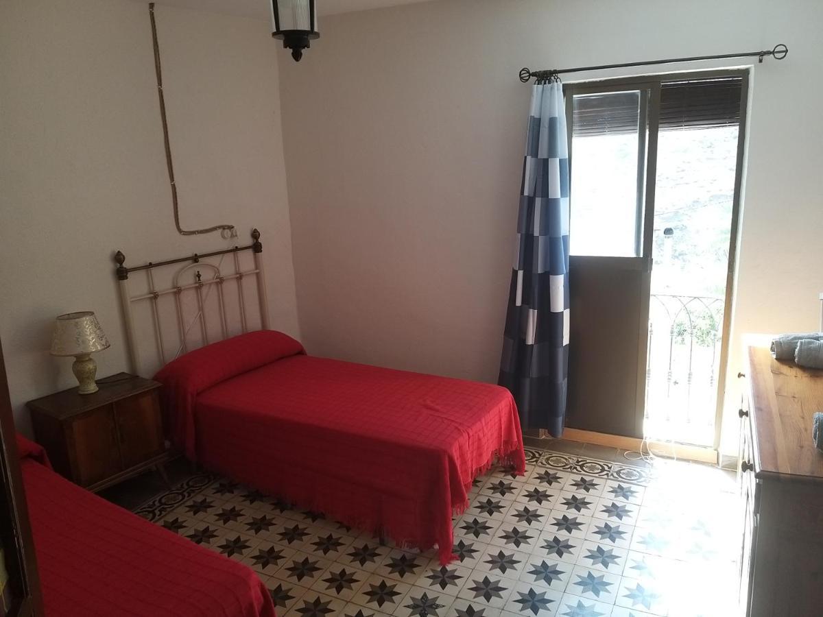 Pension La Fuente Abrucena 外观 照片